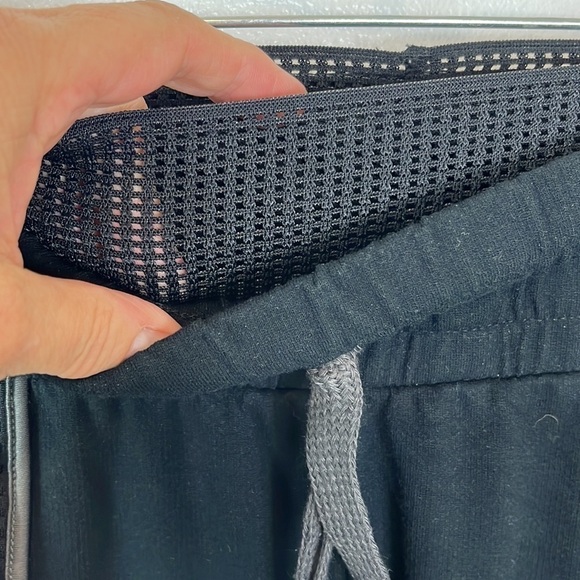 Gymshark Sweatpants Women's Size S Black Heavyweight Cropped Inseam 22.5" - Picture 10 of 14